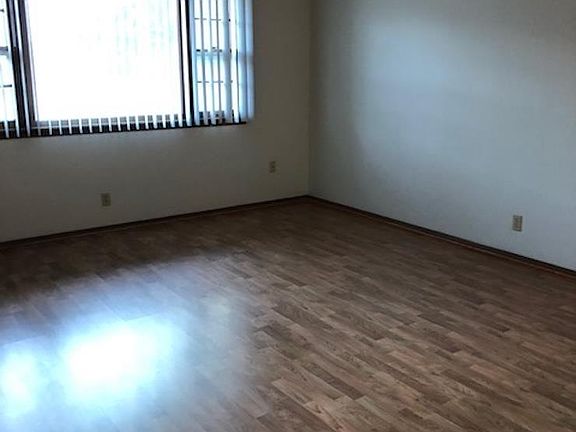 3rd image of 1367 S 76th Ave