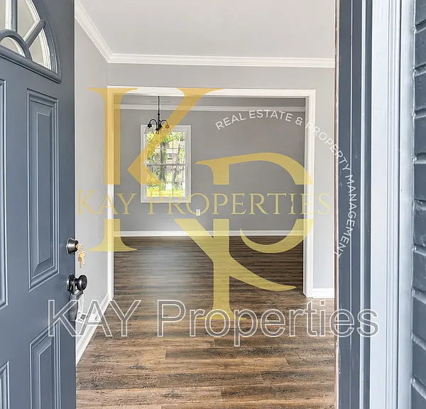 1828 Windsor Dr — Photo 5