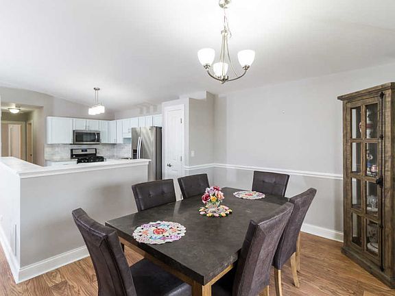 4th image of 10932 S Lorel Ave