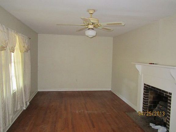 3rd image of 219 Kentucky Ave