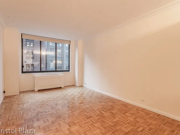 210 East 65th Street image 1 of 6