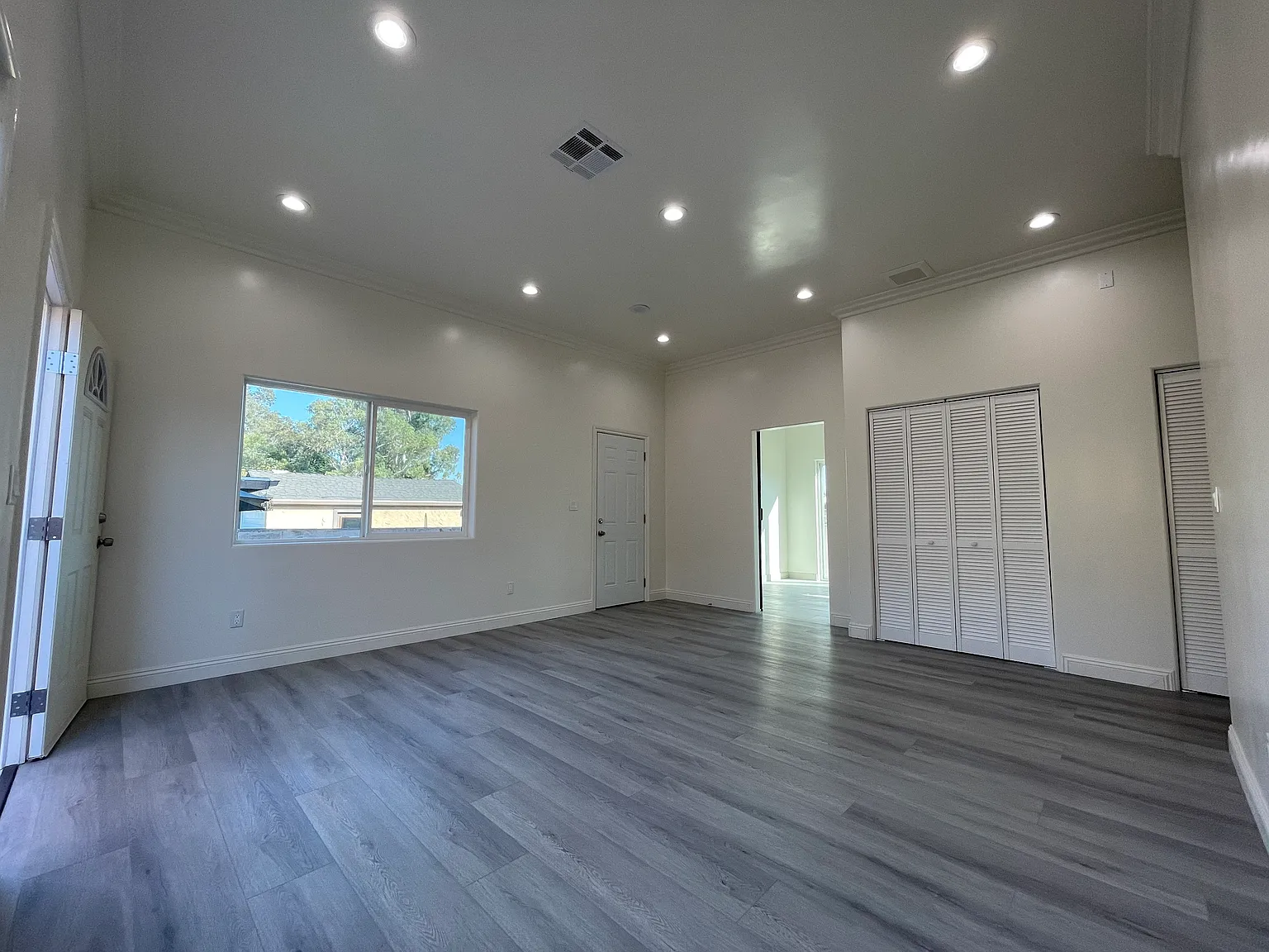 3 bed, 1200 sqft, $3,100 — Photo 1