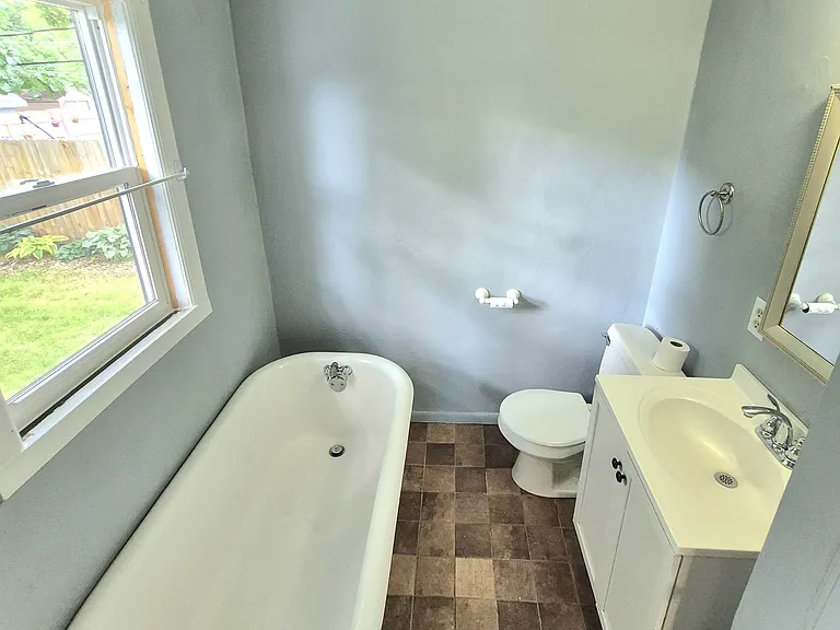 611 5th Ave NE — Photo 6