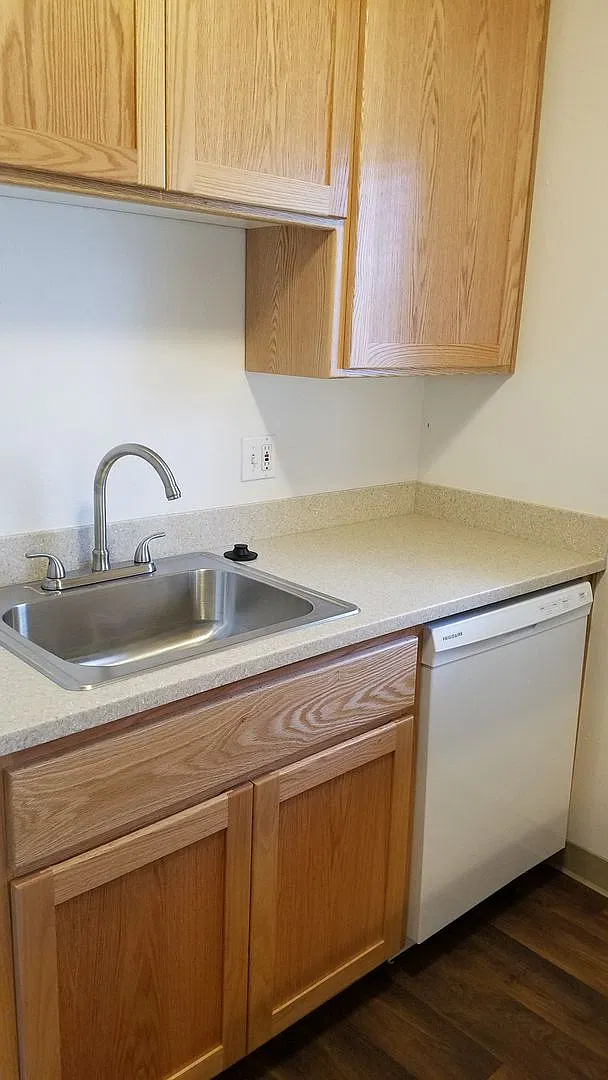 Jefferson Square Apartments — Photo 3