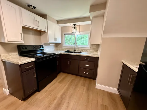8065 Pennsylvania Ave, Irwin, PA