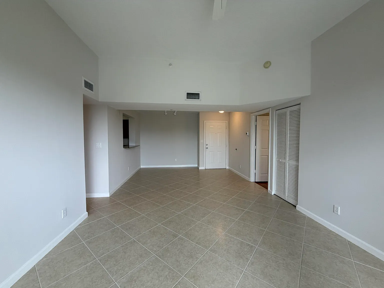 2 bed, 2.0 bath, 1078 sqft, $2,500 — Photo 4