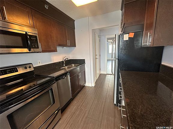 2nd image of UNIT 902-320 5th AVENUE N