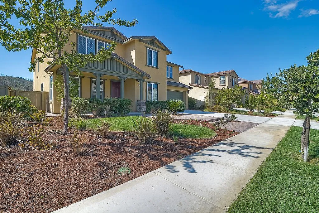 Building Photo - Black Granite Dr
