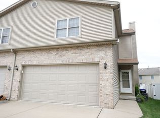 2821 Gill St, Bloomington, IL