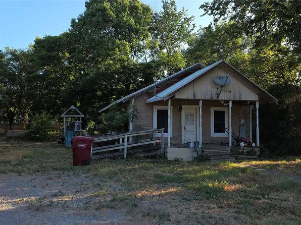 208 E Austin St, Leonard, TX 75452