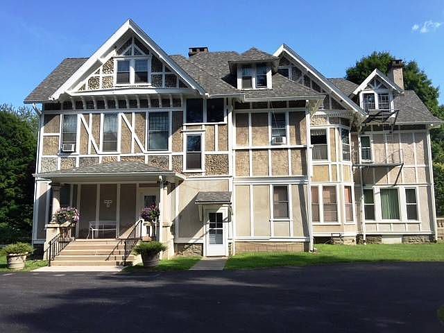 1st image of 7 Emmons Farm Main Cres #2A