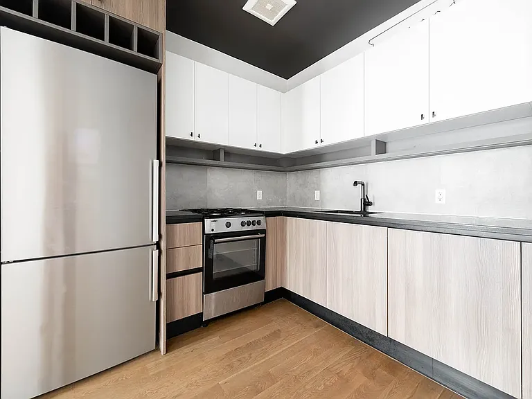 242 Newkirk Ave #1A — Photo 1