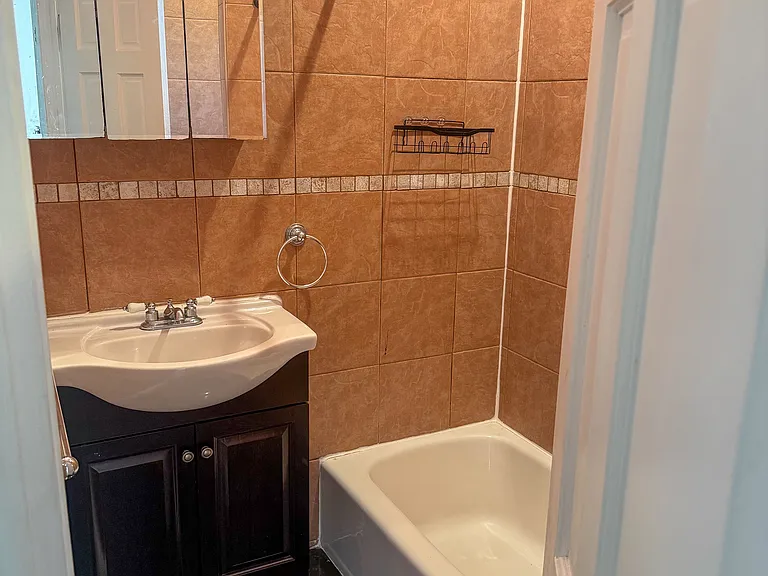 304 Washington Ave #5 — Photo 9