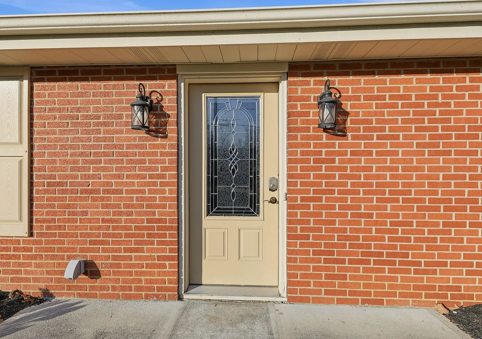Spacious Ranch on Cul-de-sac Street — Photo 4