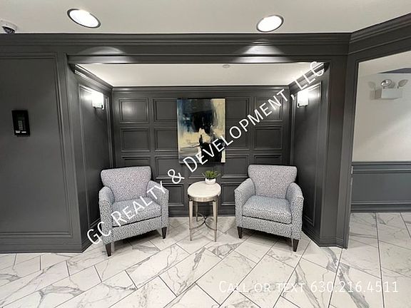 4th image of 855 E 22nd St APT 213