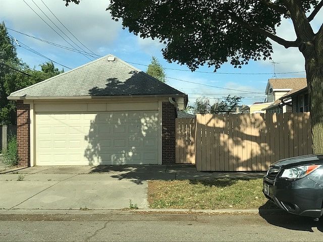 2nd image of 4422 N Long Ave