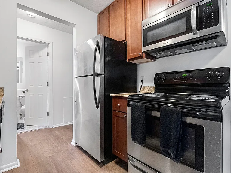 Uptown Square Apartments — Photo 11
