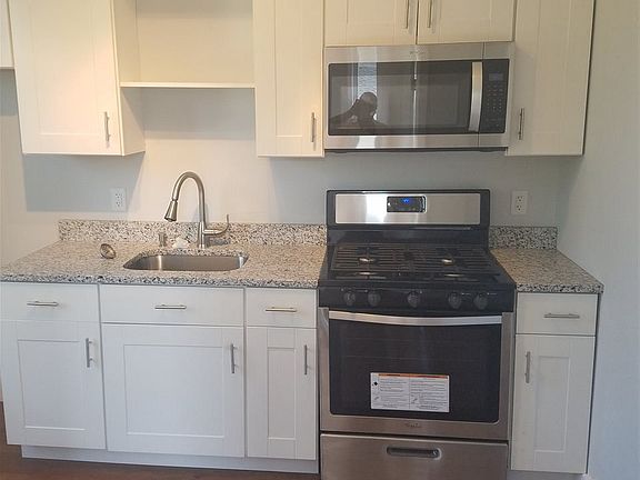 2nd image of 240 Boyd Ave
