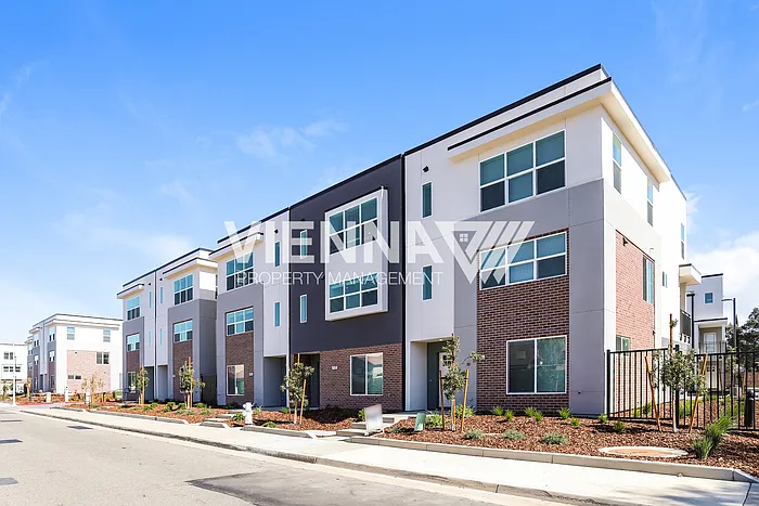 8100 Quiet Knolls Dr — Photo 2