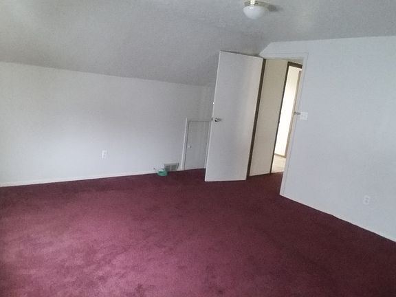 2nd image of 727 N Elmwood Ave