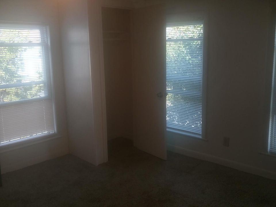 1st image of 32 Kinsley St