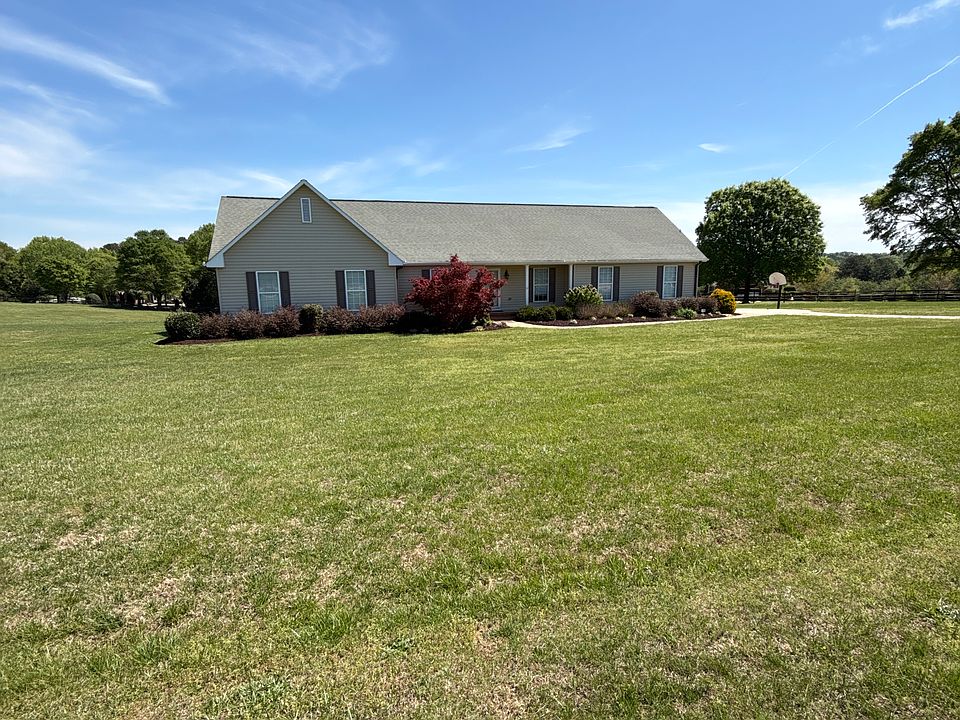 1st image of 203 Bruce Meadow Rd