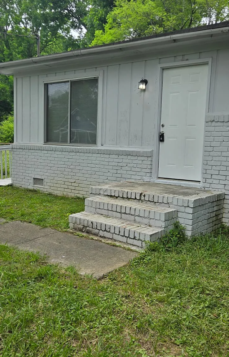 533 Branham Avenue Southwest - 1 — Photo 3