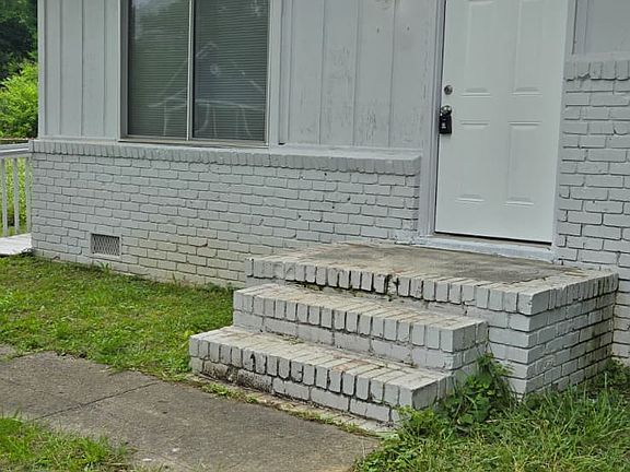 3rd image of 533 Branham Ave SW