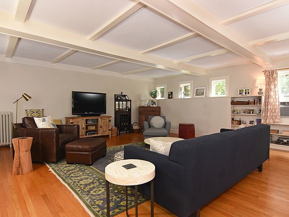 4th image of 161 Choate Ln