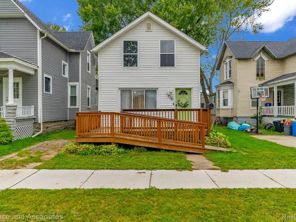 2419 Gratiot Ave, Port Huron, MI 48060