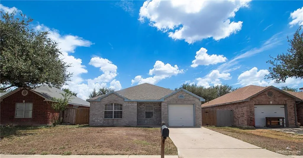 3 bed, 2.0 bath, 1434 sqft, $1,250 — Photo 2