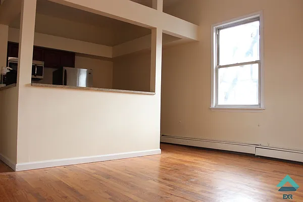 Rented by EXR | media 9