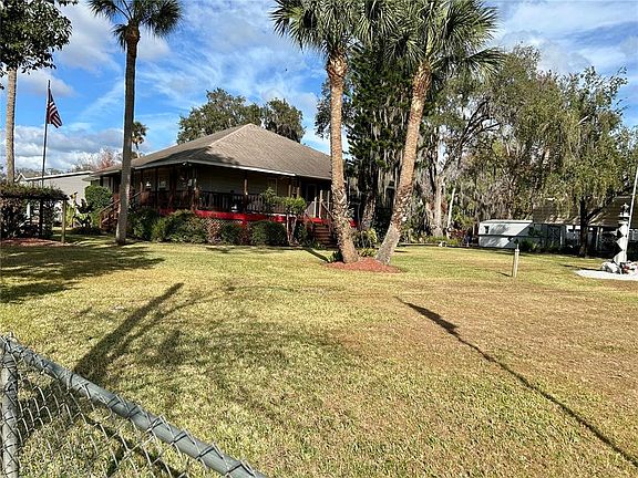 3rd image of 55730 Holiday Cir