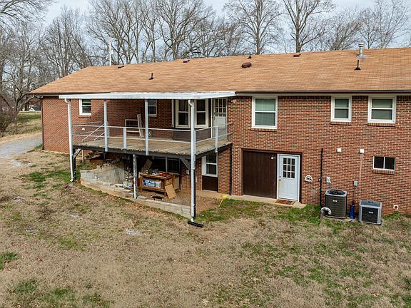 5th image of 319 Hamlett Dr