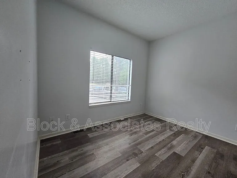 234 Davidson St — Photo 2