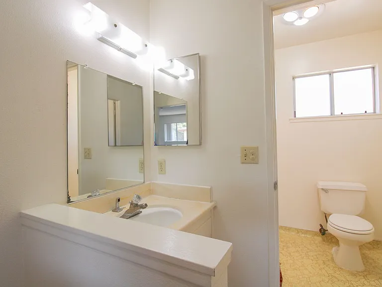 1338 Galleon Way #B — Photo 9