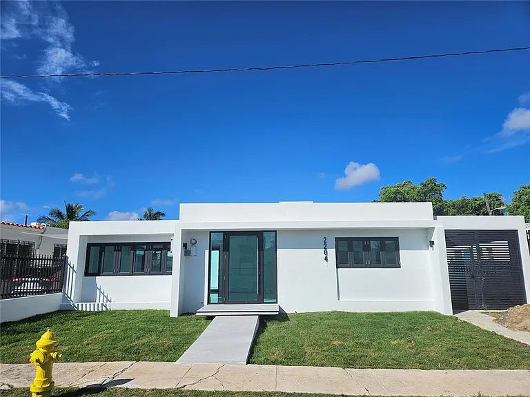 Santa Teresita 2204 Mcleary St — Photo 1