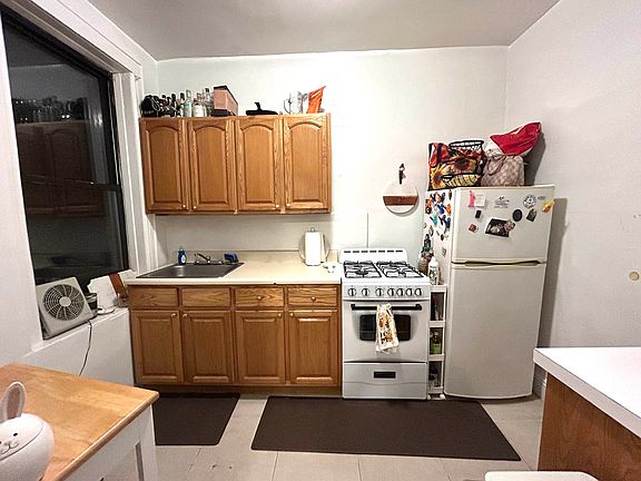 5th image of 3705 30th Ave APT 4