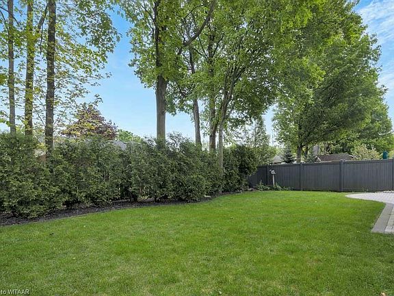5th image of 6 Wood Haven Dr