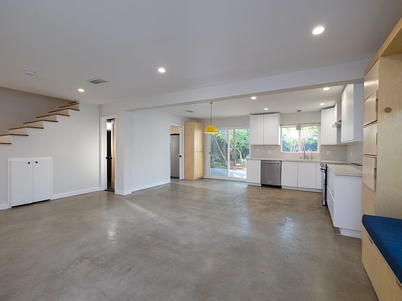 4th image of 2933 Acresite St
