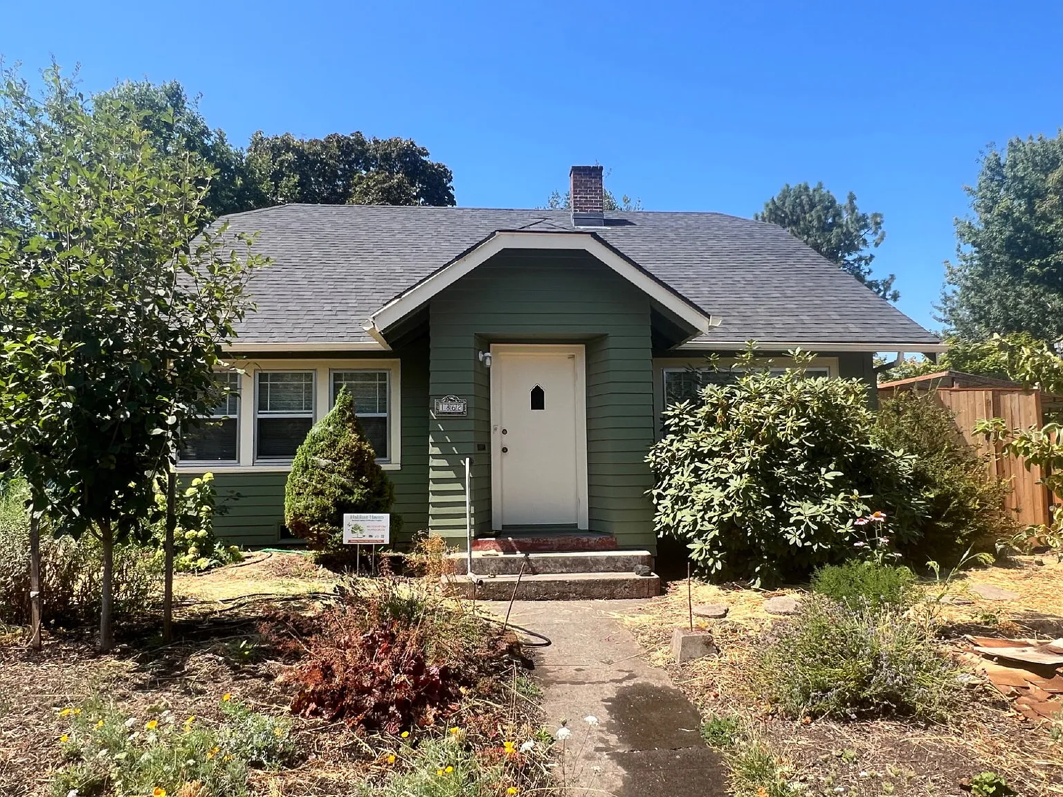 3 bed, 1.5 bath, 2000 sqft, $2,295 — Photo 1