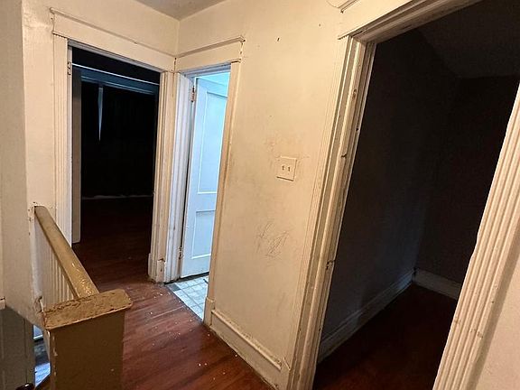 4th image of 949 Brill St