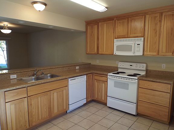 4th image of 54 Cameo Dr #3
