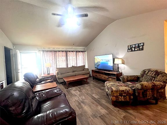 5th image of 1610 E Osage Ave