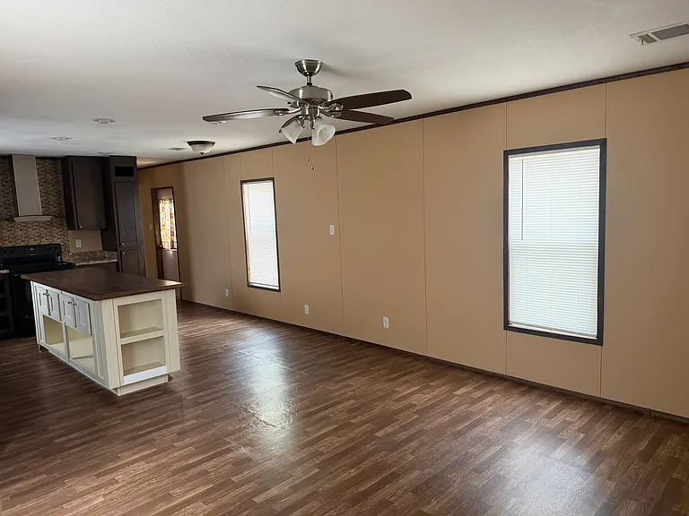 106 Kenwood Ave — Photo 16