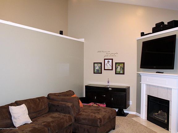 4th image of 703 Hastay Blvd