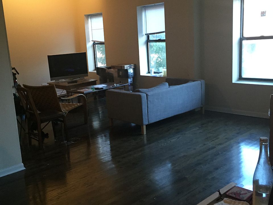 1st image of 1136 W Grand Ave