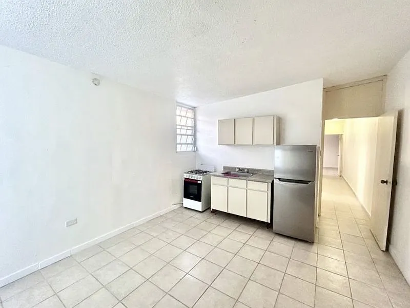 2 bed, 1.0 bath, $1,175 — Photo 2
