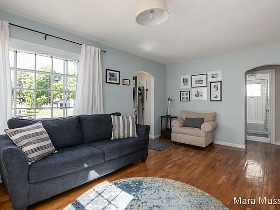 3rd image of 1434 Ardmore St SE