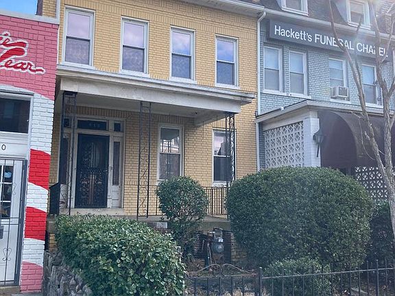 3rd image of 812 Upshur St NW